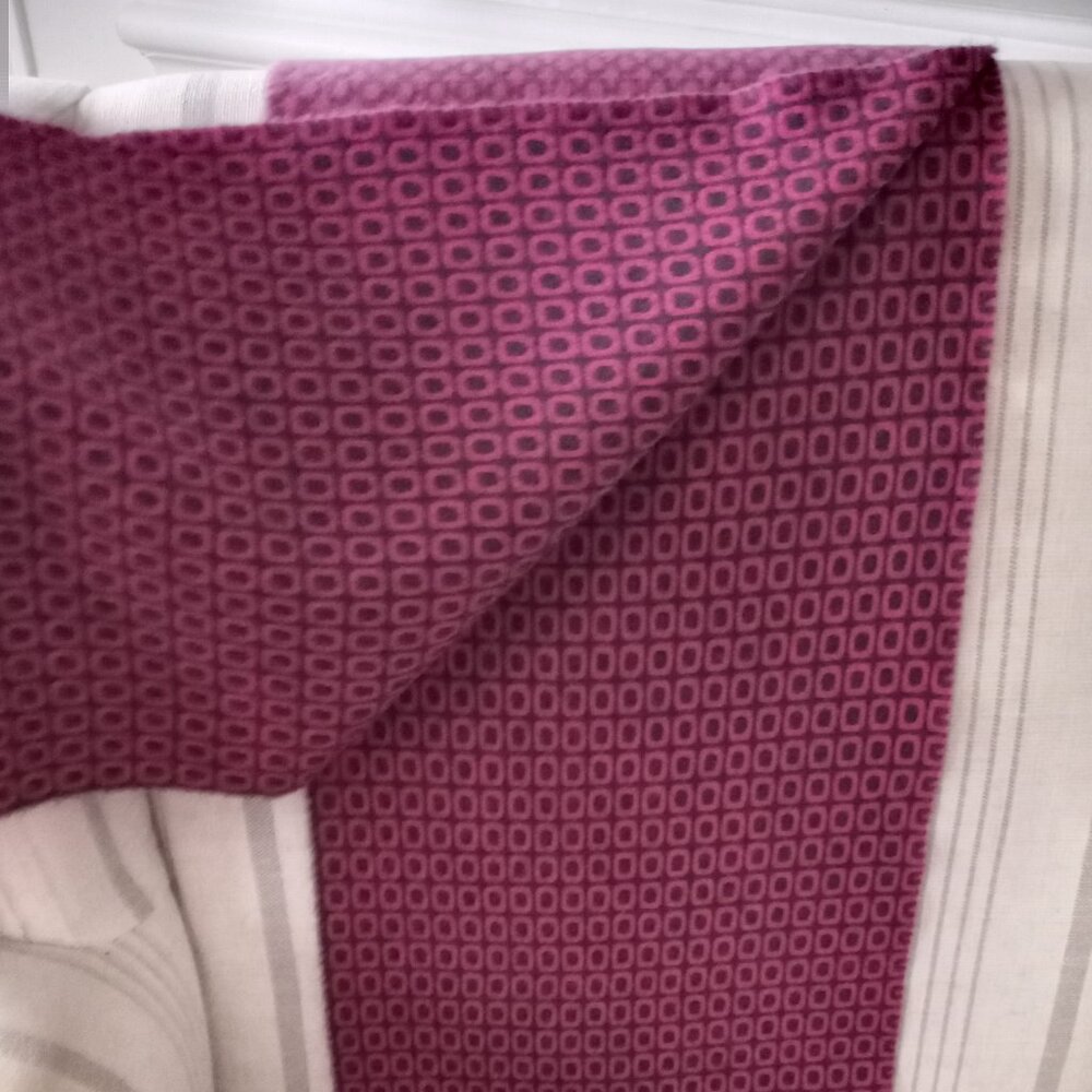 100% Cashmere 'R.O.J.' Scarf Pink/Drk Gray Geometric design Flawless EUC